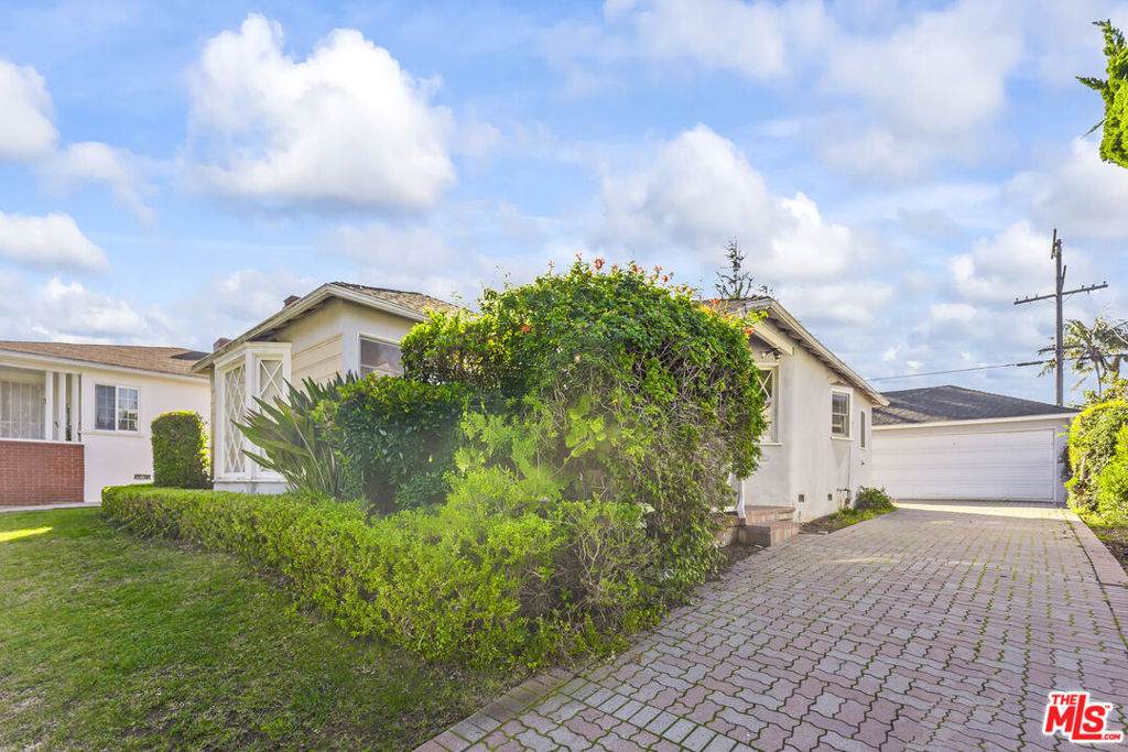 5908 Abernathy Drive - Photo 1