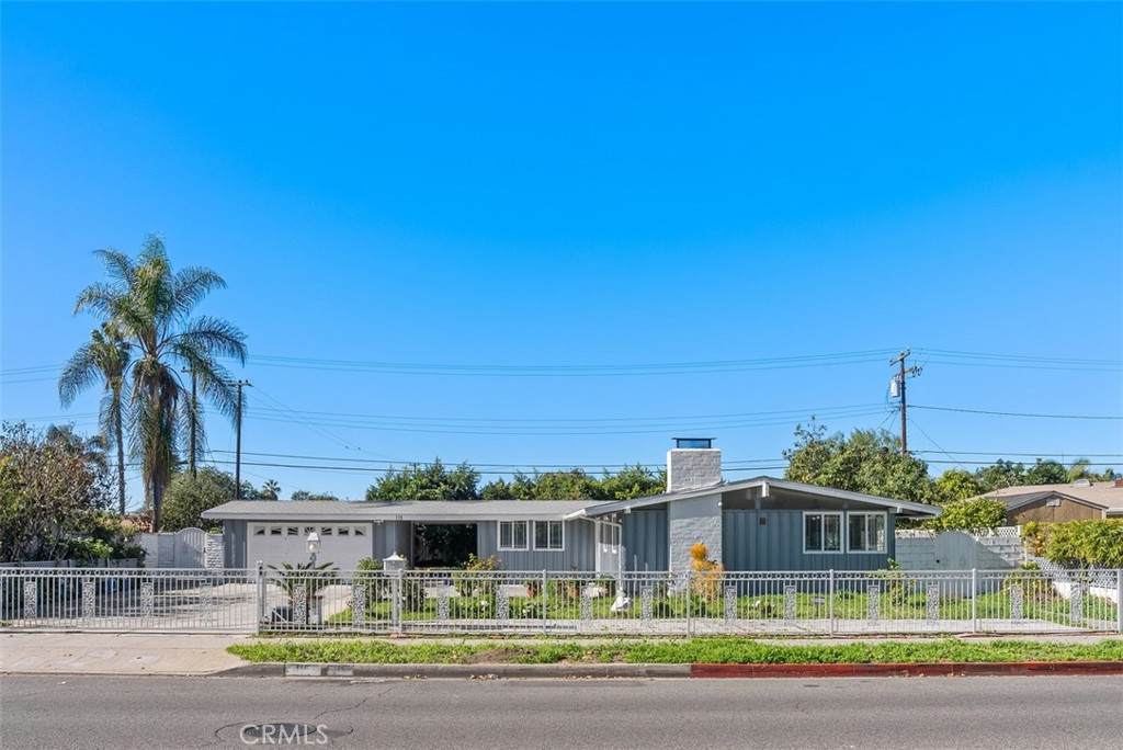 115 Gilbert - Photo 1