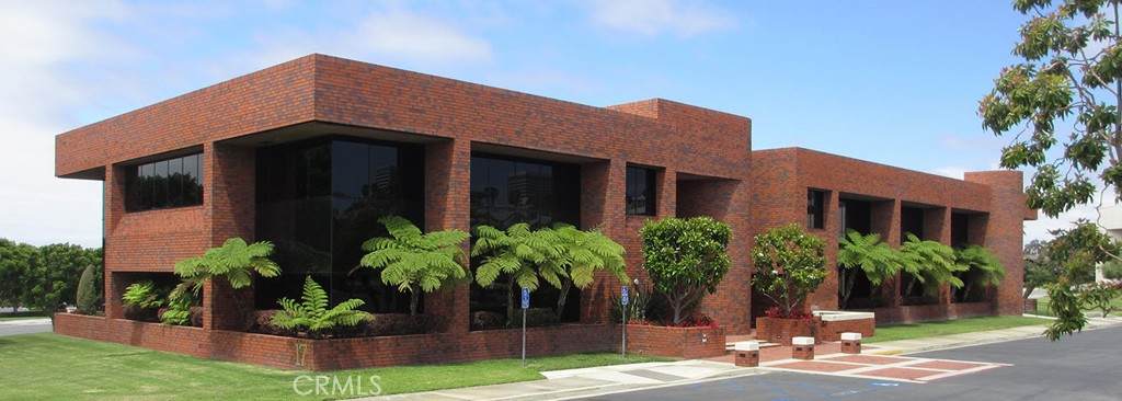 17 Corporate Plaza - Photo 1