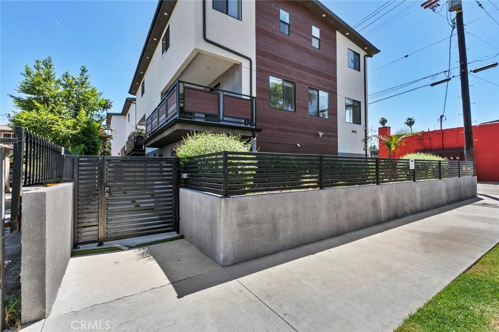14436 1/2 Tiara Street - Photo 1