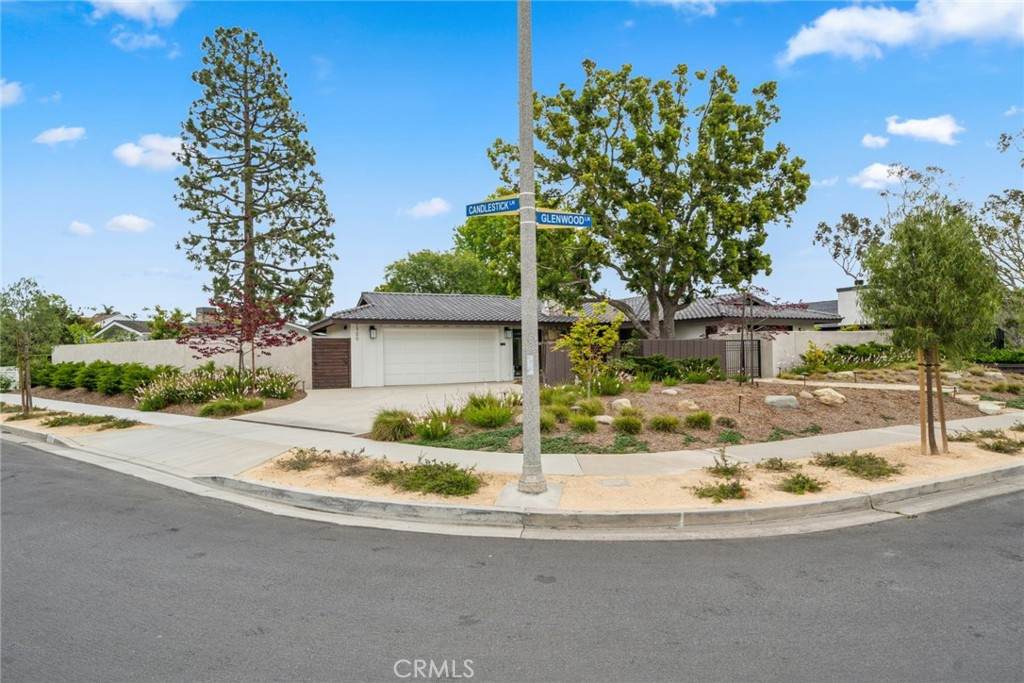 1700 Candlestick - Photo 1