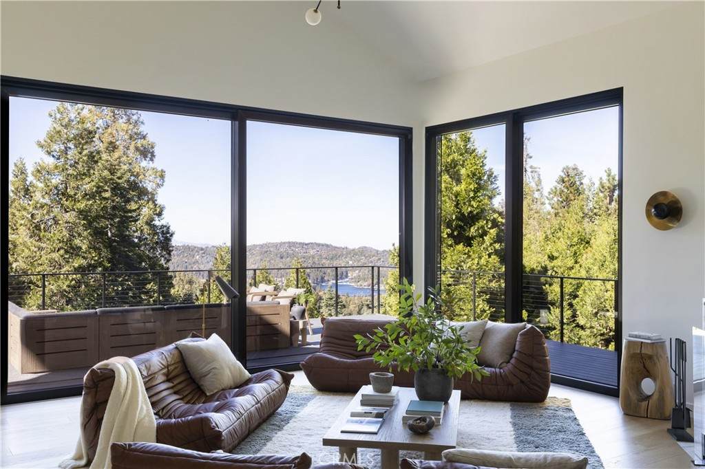 654 Cumberland - Photo 1