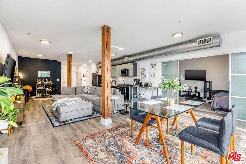 4215 Glencoe Avenue - Photo 1