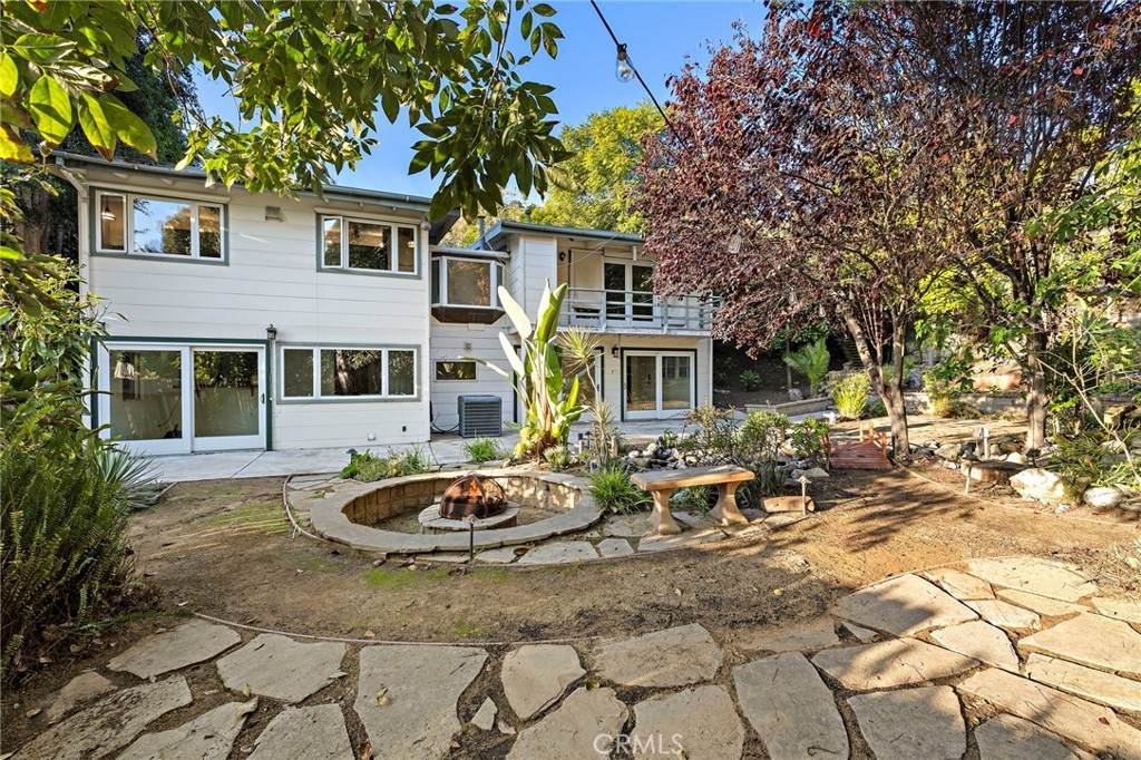 945 Park Avenue - Photo 1