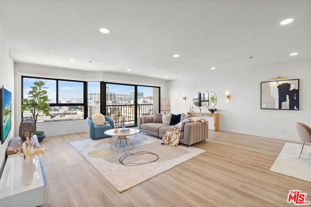 727 Ardmore Avenue - Photo 1