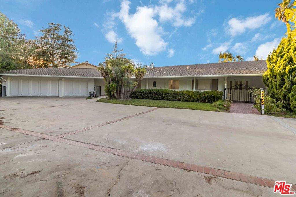 975 Valley Vista Drive - Photo 1