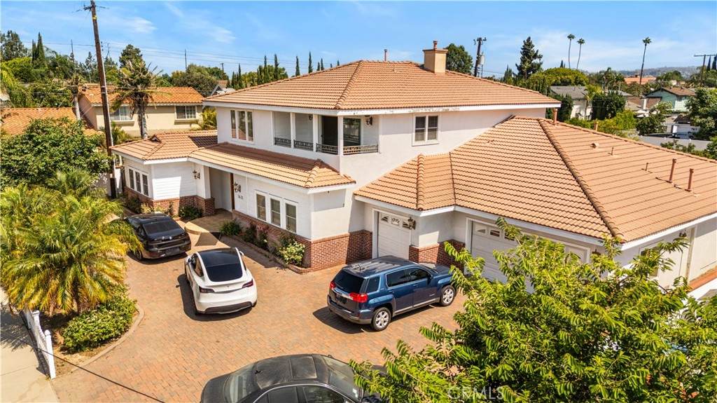 1621 Bryan - Photo 1