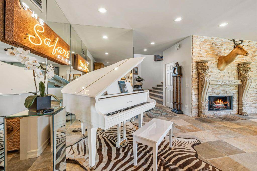 210 Desert Lakes Drive - Photo 1