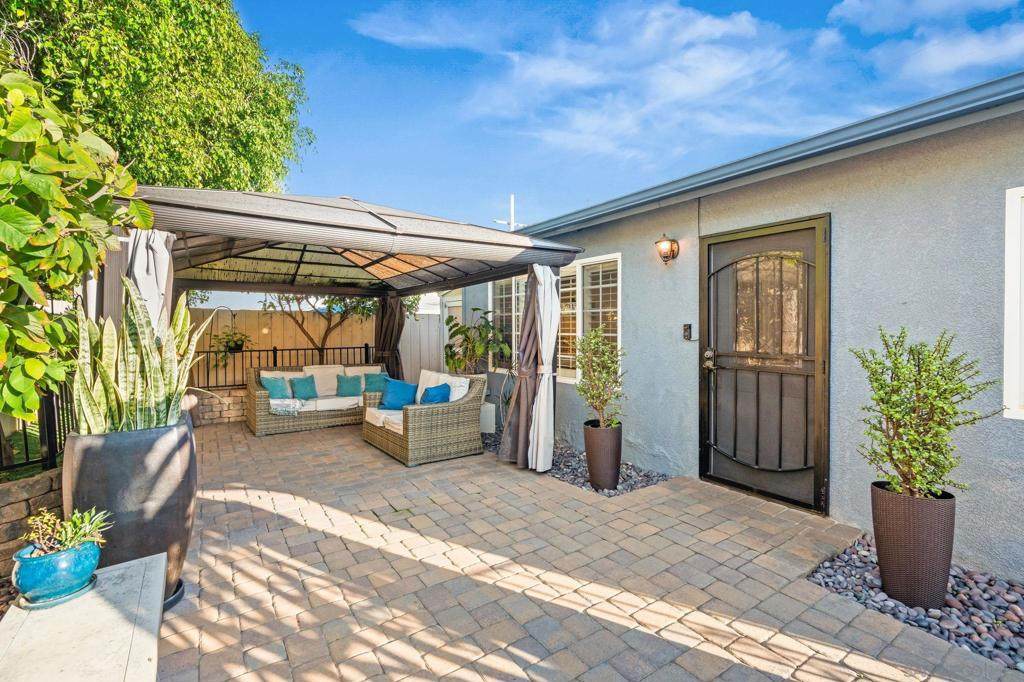 1733 Hornblend St - Photo 1