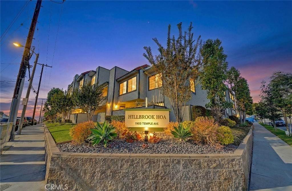 1903 Temple - Photo 1