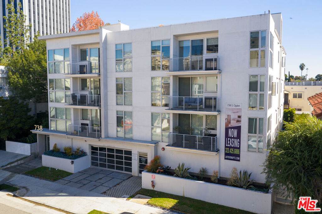 738 Ogden Drive - Photo 1