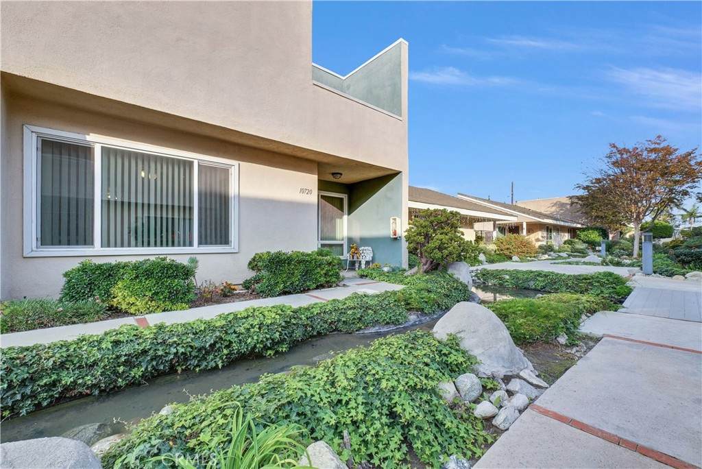 10720 Knott - Photo 1