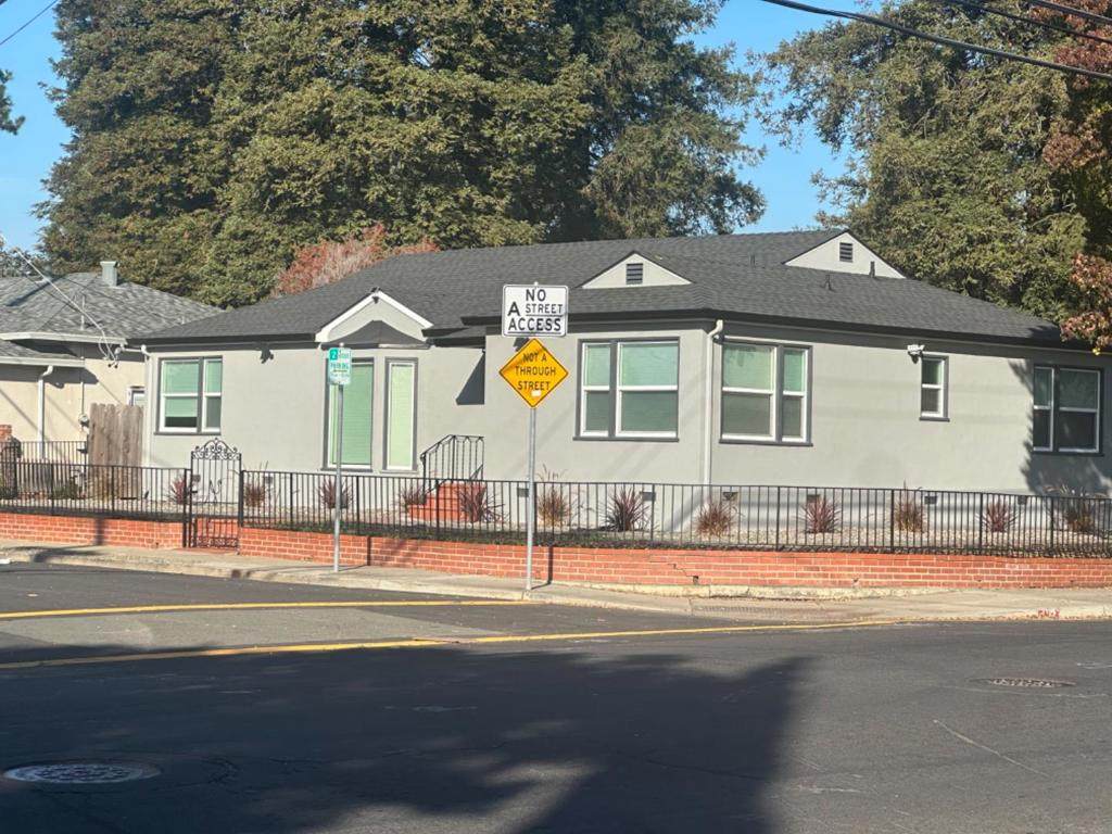 1600 B Street - Photo 1