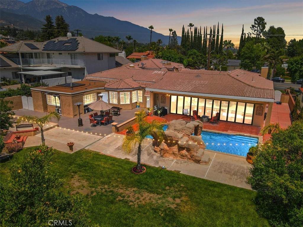 https://bt-photos.global.ssl.fastly.net/socal/orig_boomver_1_407898455-2.jpg