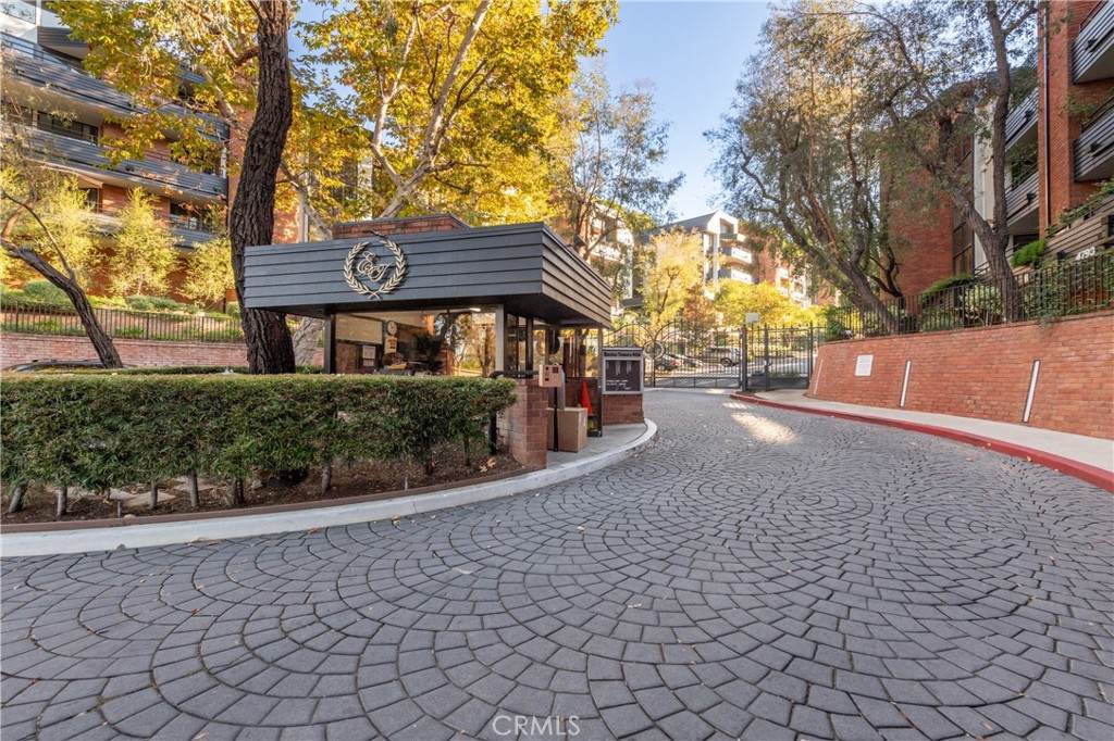 4774 Park Encino - Photo 1