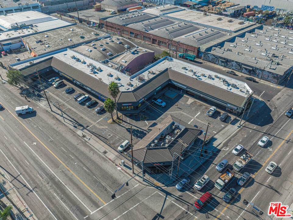 1901 Alameda Street - Photo 1