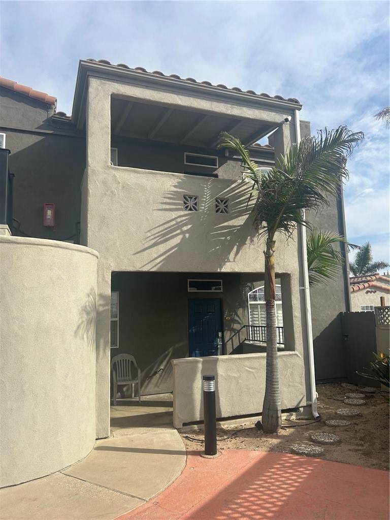 444 Pier Avenue - Photo 1