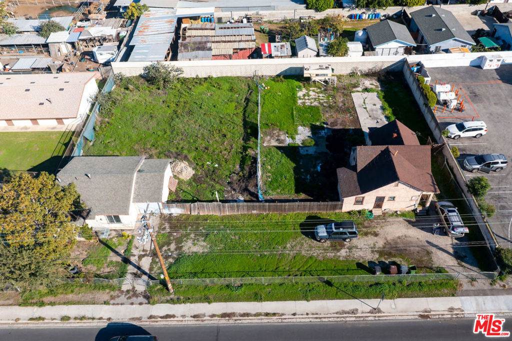 1230 Wilmington Avenue - Photo 1