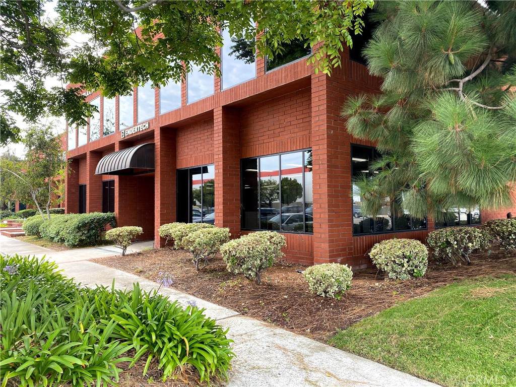 400 Crenshaw - Photo 1