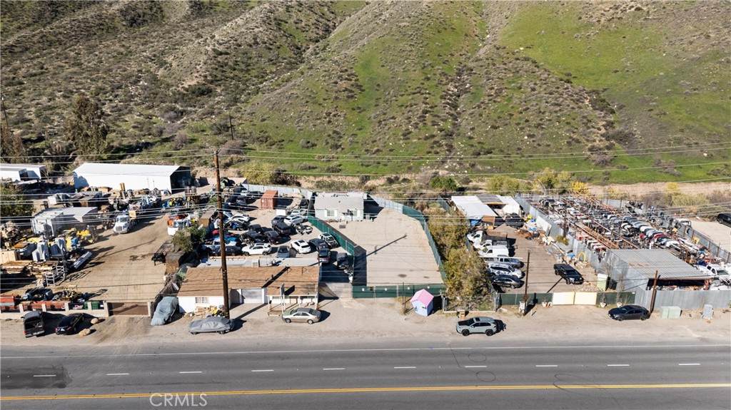 17007 Sierra Hwy - Photo 1