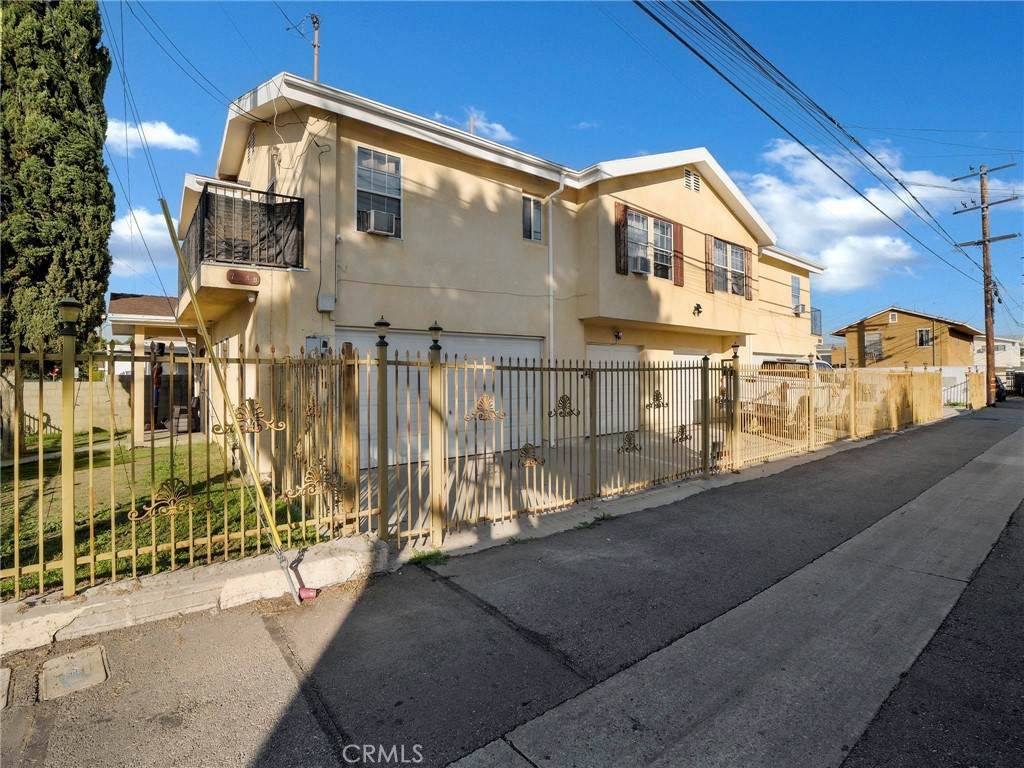 7114 El Selinda Ave - Photo 1