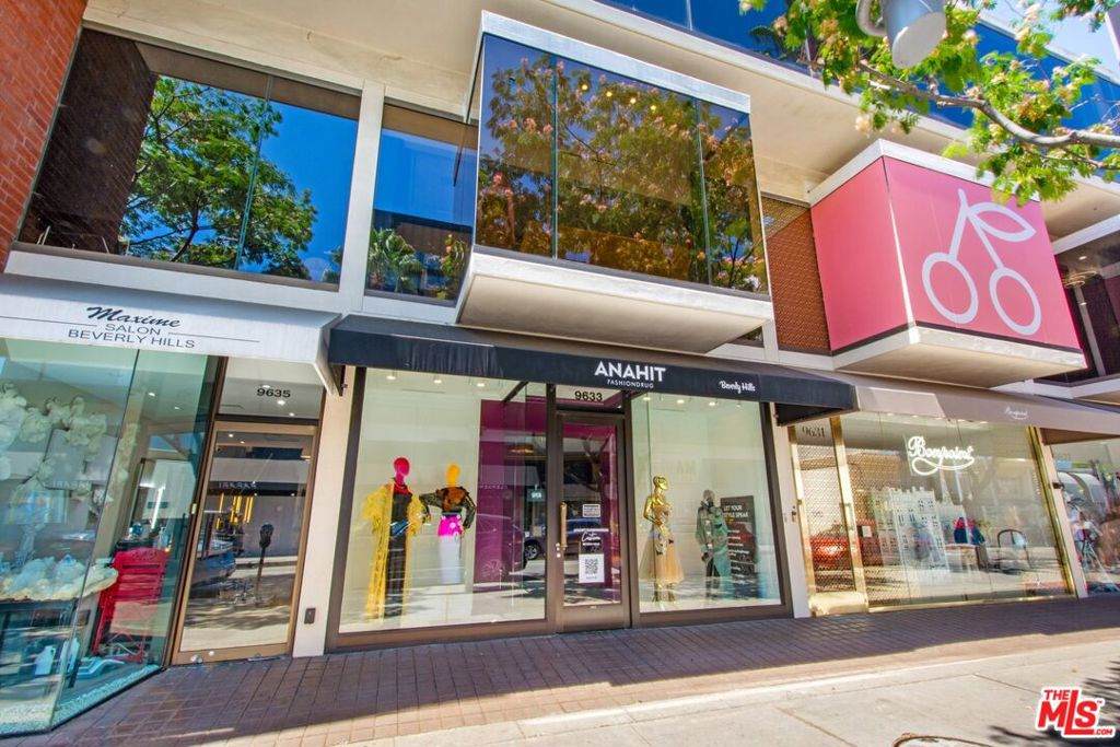 9633 Brighton Way - Photo 1