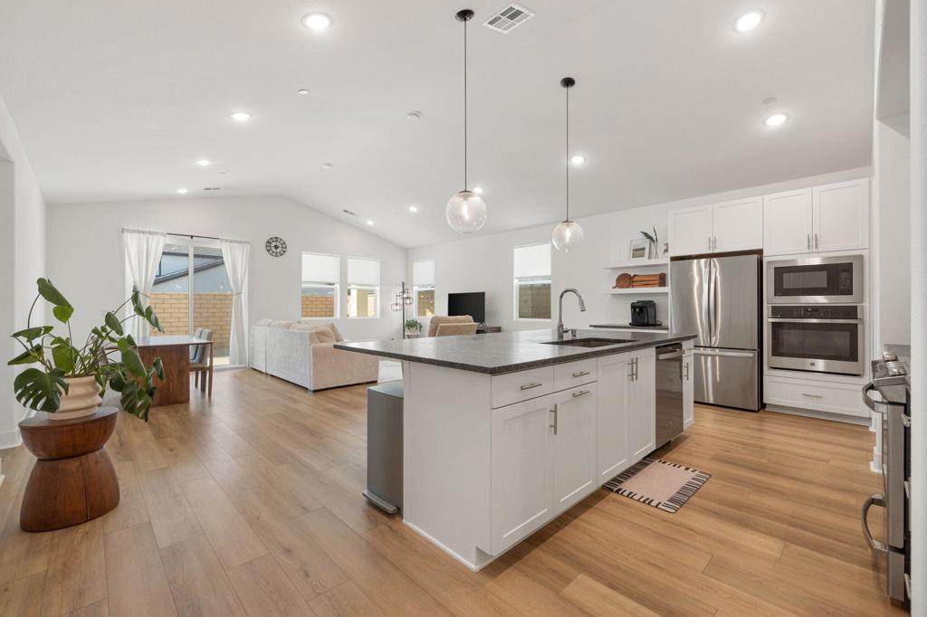 42501 Solicio Way - Photo 1