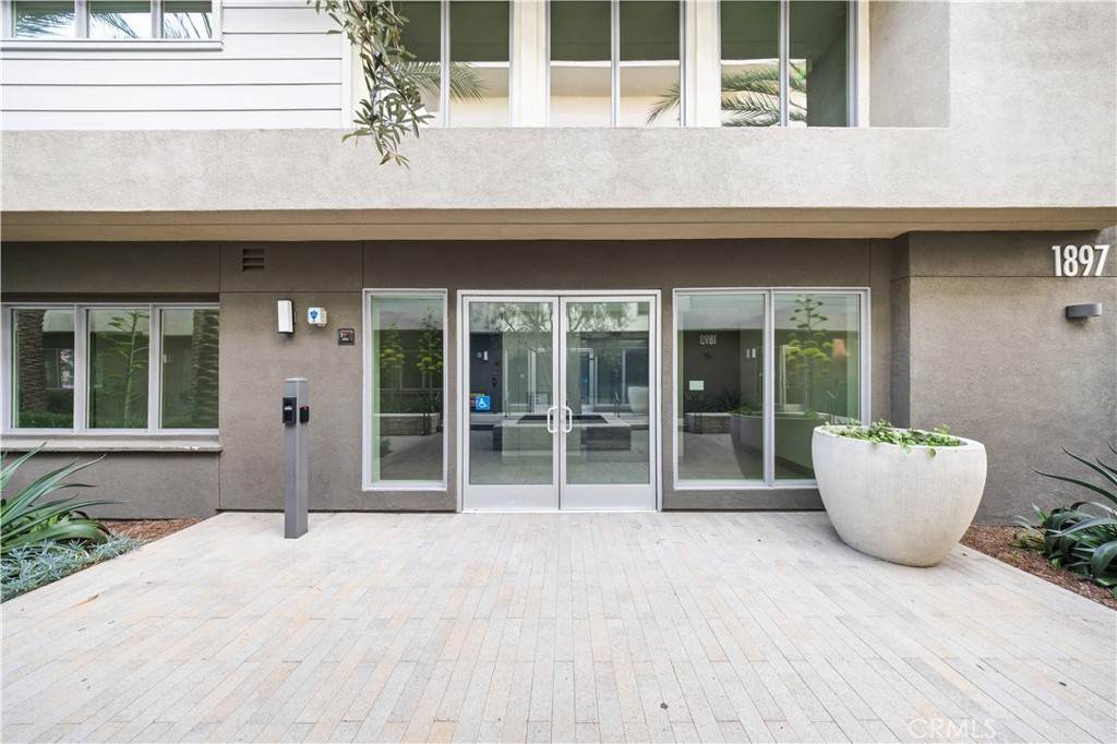 1897 Union - Photo 1