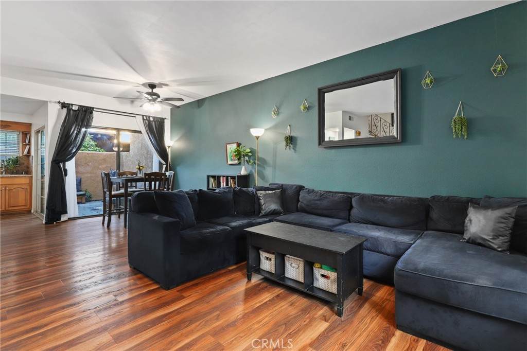 337 Chapman - Photo 1