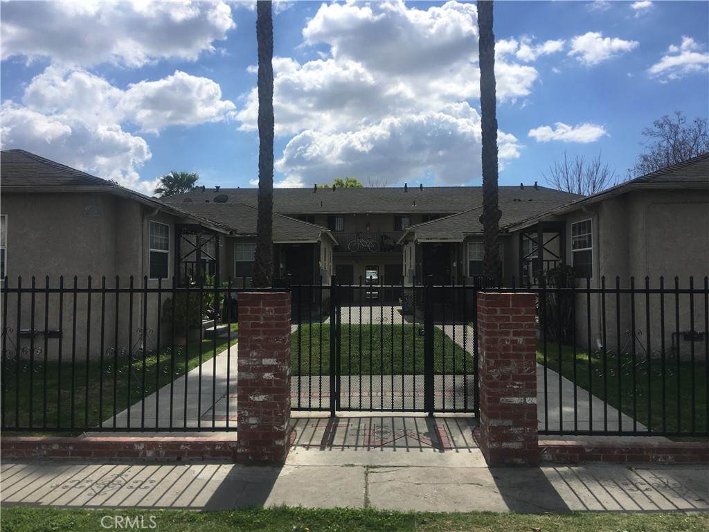 422 Palm Street - Photo 1
