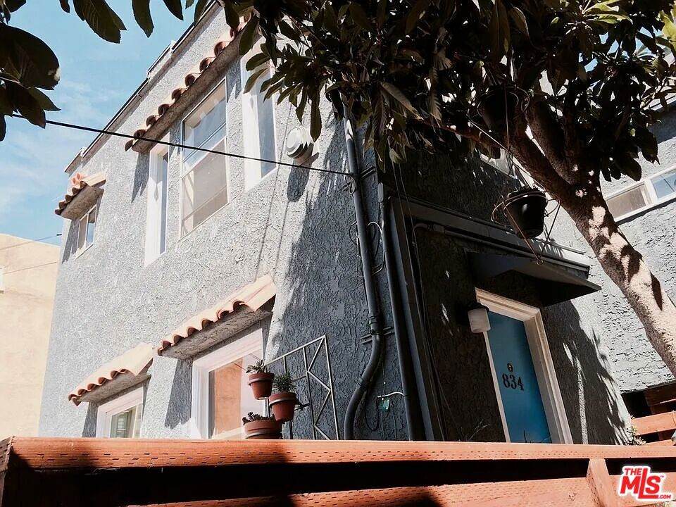 834 Laguna Avenue - Photo 1