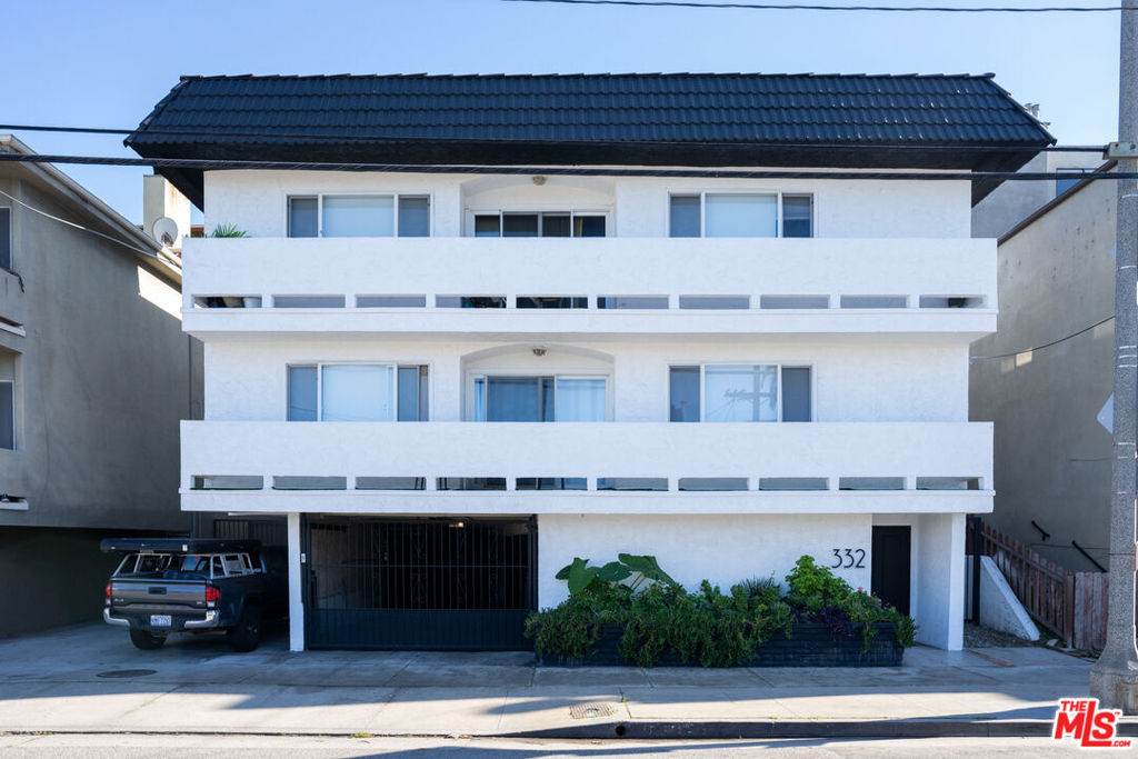 332 Culver Boulevard - Photo 1