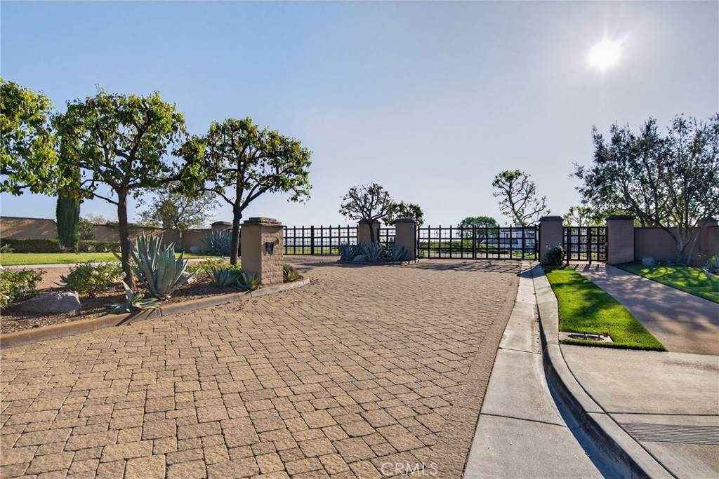 https://bt-photos.global.ssl.fastly.net/socal/orig_boomver_1_408670641-2.jpg