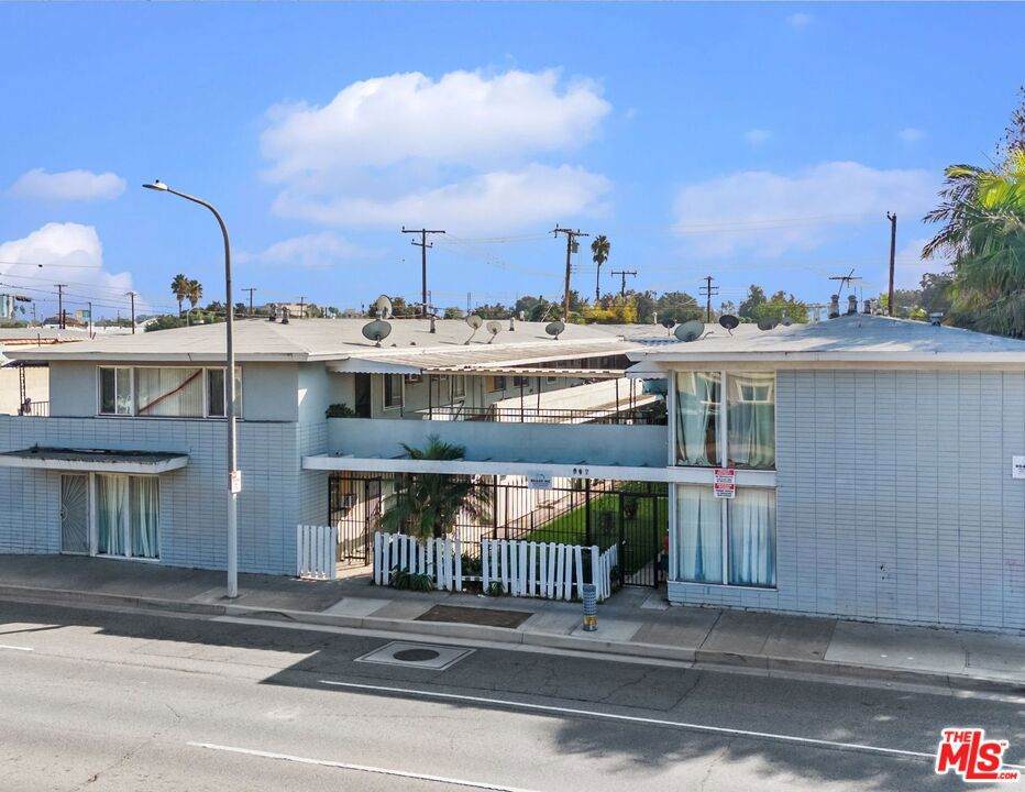902 17th Street - Photo 1