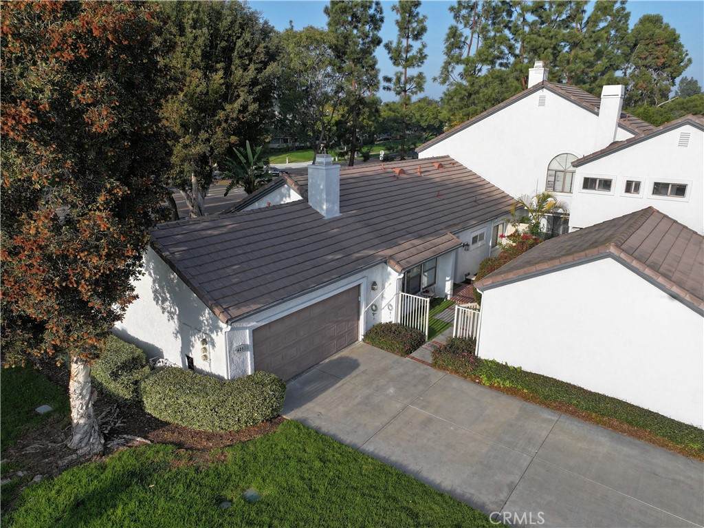 405 E Yale Loop - Photo 1