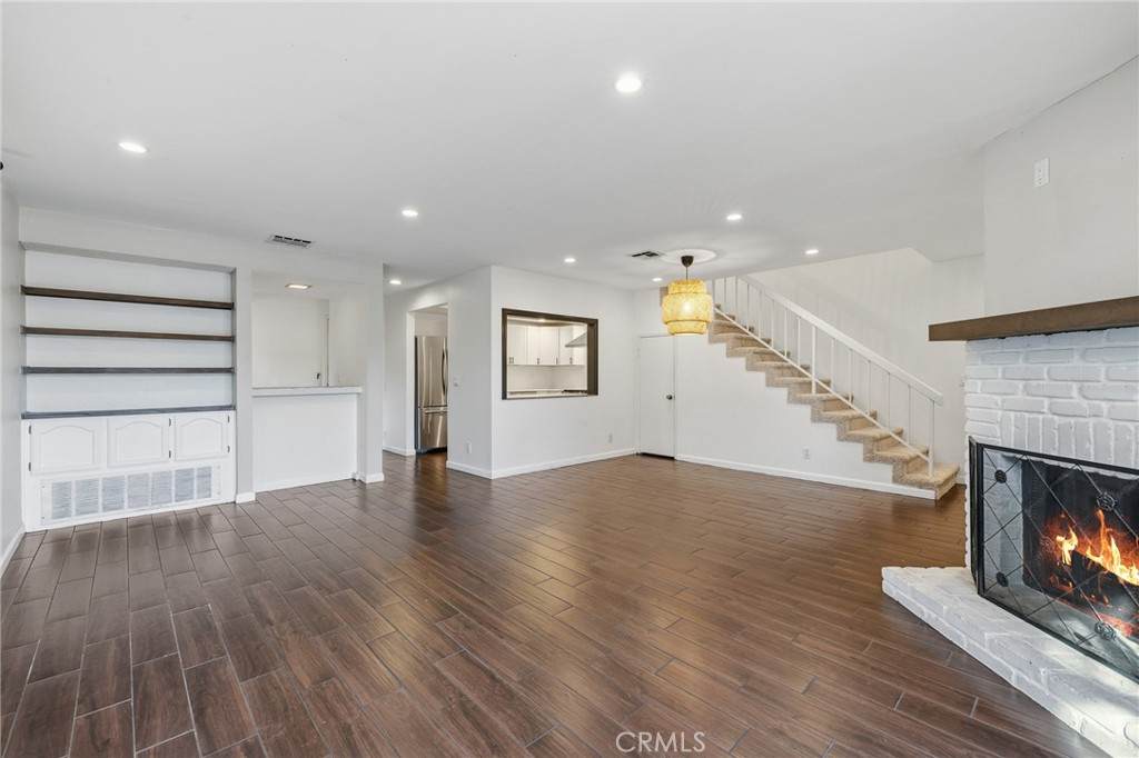 7231 Balboa Boulevard - Photo 1