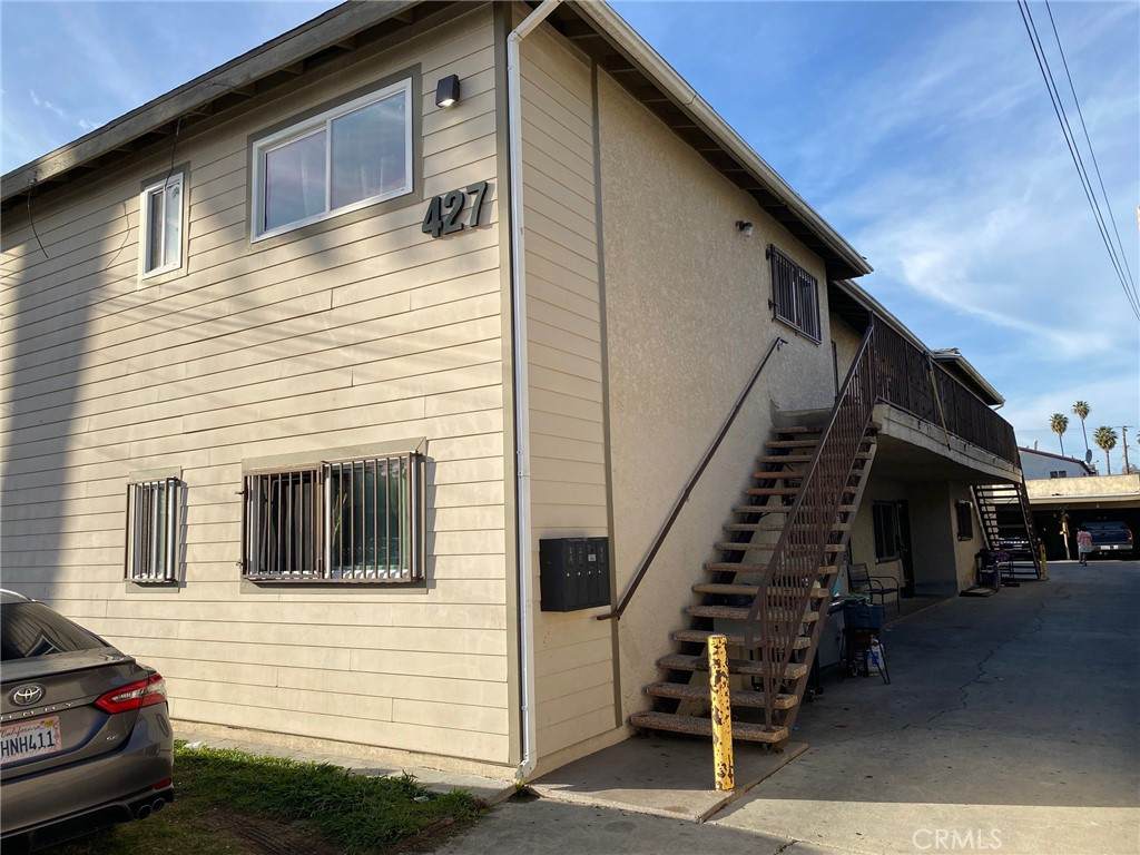 427 Laurel - Photo 1