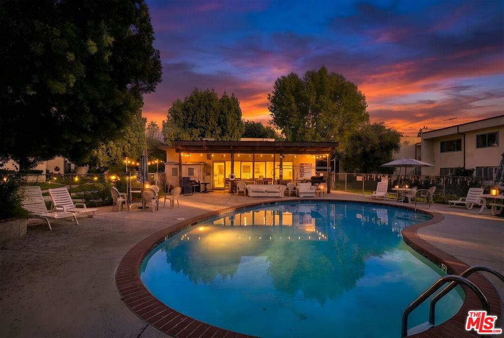 11813 Runnymede - Photo 1