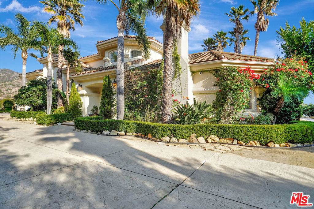 https://bt-photos.global.ssl.fastly.net/socal/orig_boomver_1_409220453-2.jpg