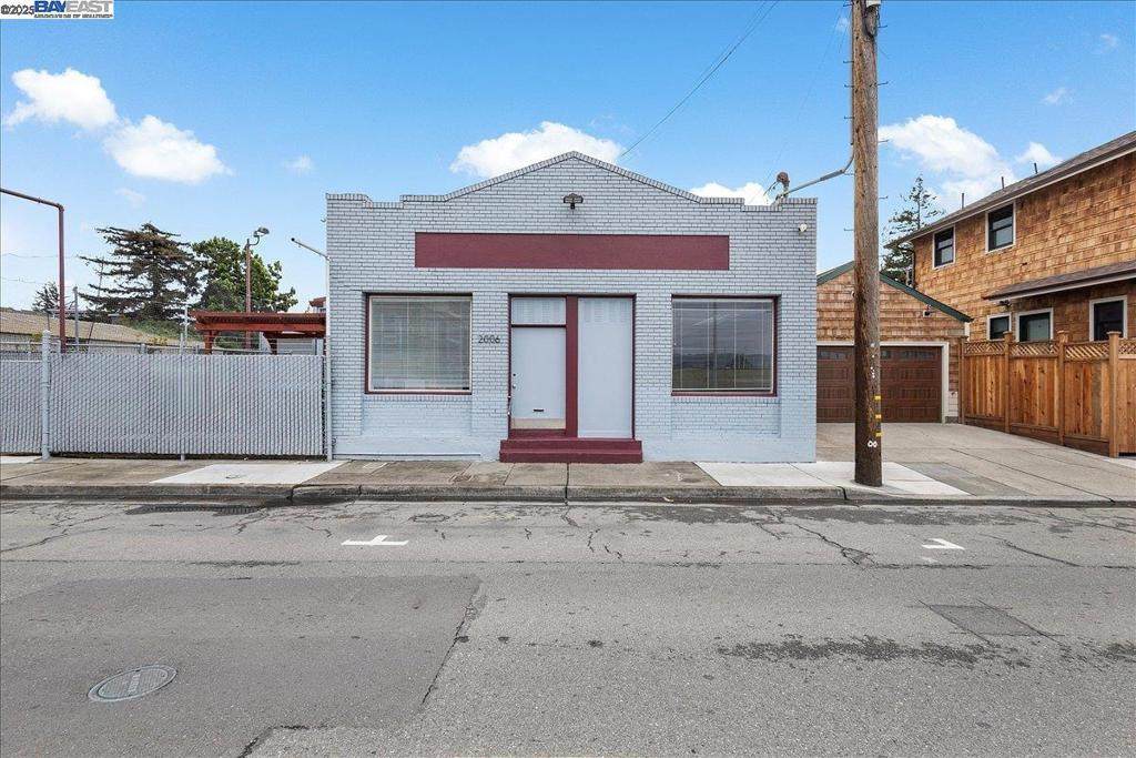 2006 Clement Ave - Photo 1