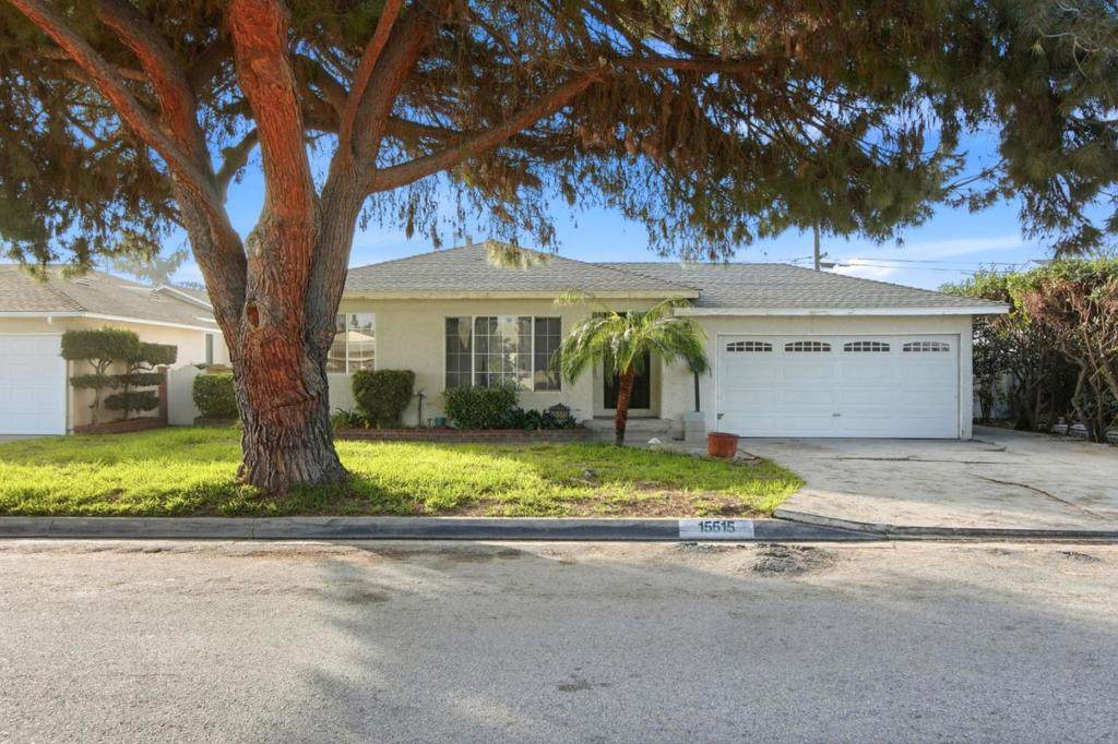 15515 Harvest Avenue - Photo 1