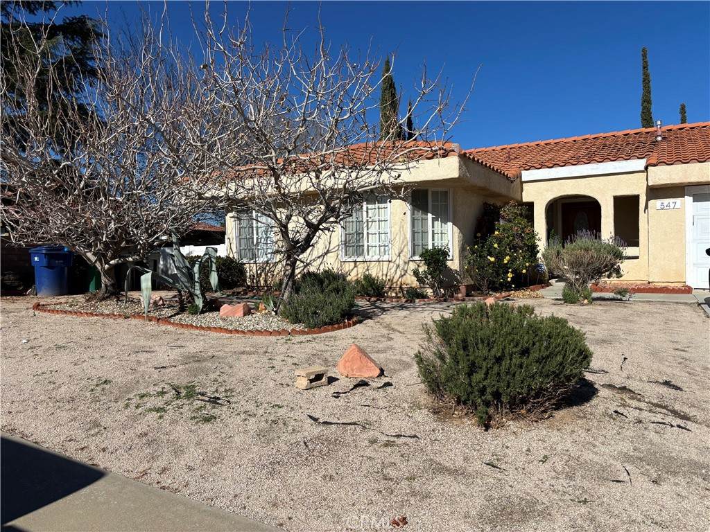 547 W Avenue Q10 - Photo 1