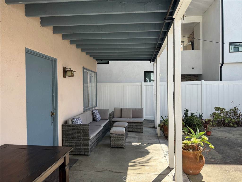 504 1/2 Marigold - Photo 1