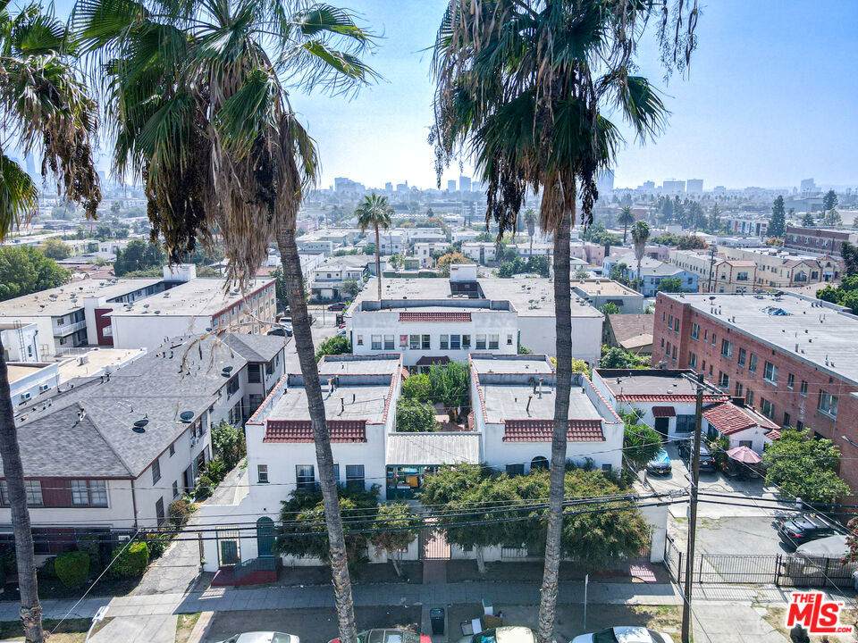 4520 Willow Brook Avenue - Photo 1