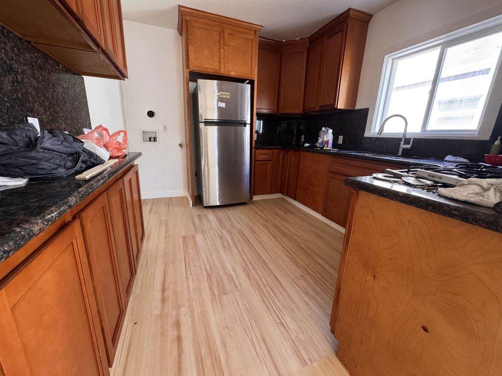 1527 77th Ave - Photo 1