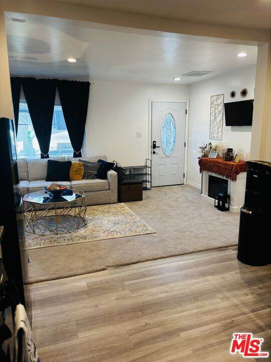 1377 Sultana - Photo 1