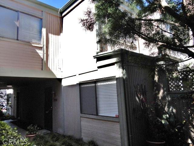 10770 Woodley - Photo 1