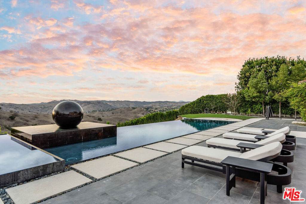 https://bt-photos.global.ssl.fastly.net/socal/orig_boomver_1_410032204-3.jpg