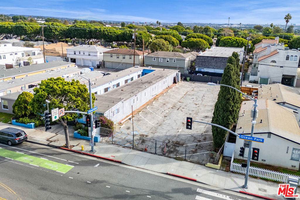 2338 Ocean Park Boulevard - Photo 1