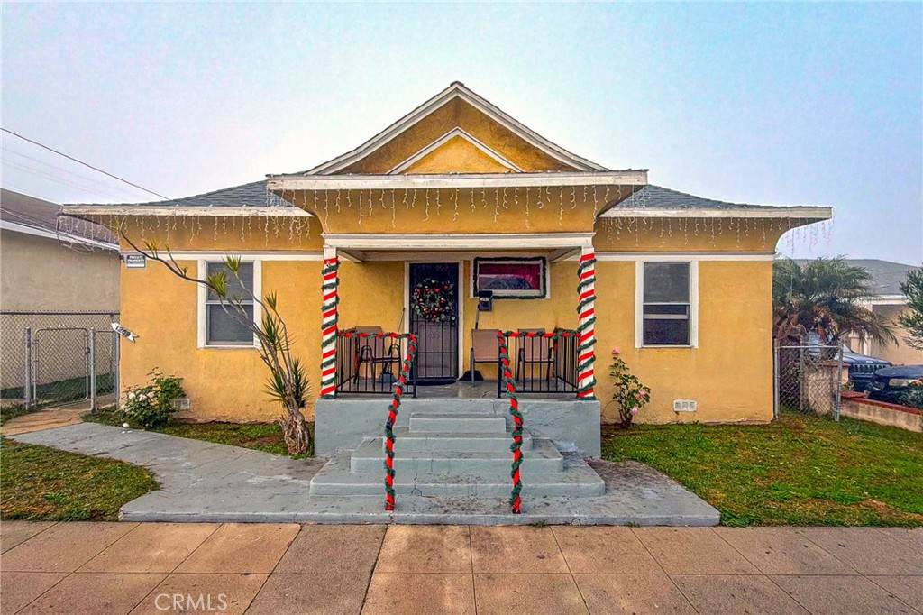 1207 Bay View - Photo 1